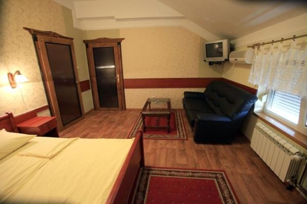 Hotel Dunav Sremski Karlovci Bilik gambar